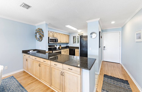 Ono Island Condo | Walk to FloraBama | 2 Pools | 2 Boat Docks w/Slips | My Beach Getaways