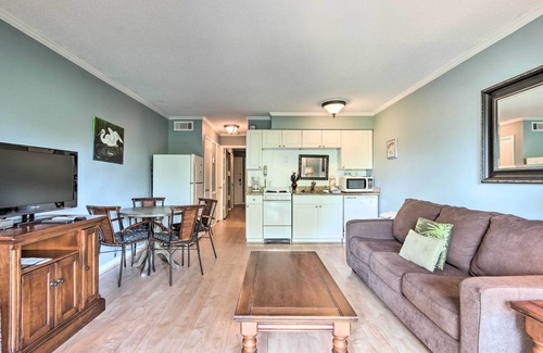 Folly Field Apartment | Walk to Folly Field Beach: Condo in Hilton Head!