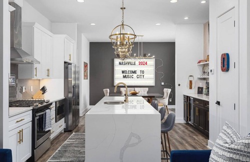 Hurwood Heights House | Walk to Geodis Stadium and Restaurants - Rooftop Deck + Garage