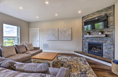 Grand Elk Ranch House | Walk To Golf Modern Mtn-View Home in Granby