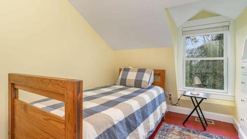 Gloucester House | Walk To Good Harbor OCEAN VIEWS Open All Year