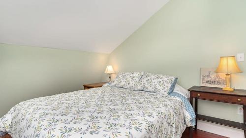 Gloucester House | Walk To Good Harbor OCEAN VIEWS Open All Year