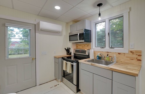 Sorrento Apartment | Walk to Harbor: Pet-Friendly Apt in Sorrento!