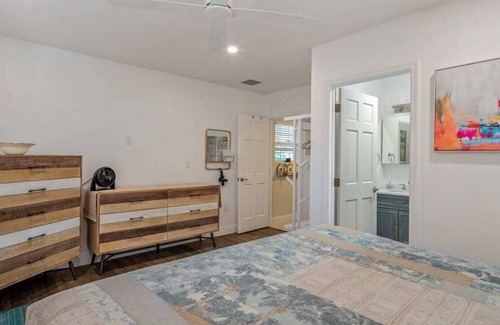 Midtown House | Walk to Higgs Beach Hideaway- Heated Amazing Pool!