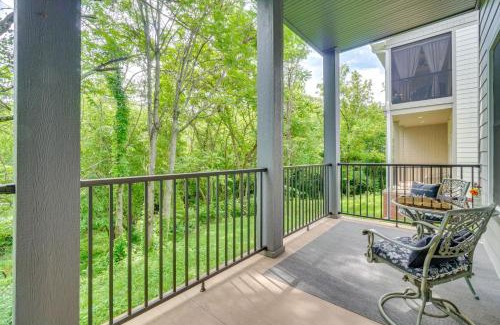 Maryville Apartment | Walk to Historic Maryville True Southern Getaway!