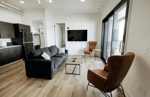 Downtown Wichita Apartment | Walk To Intrust Bank Arena! Modern Loft W/W&D!