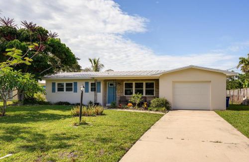 Fort Pierce House | Walk to Jetty Park Harbor District Home!