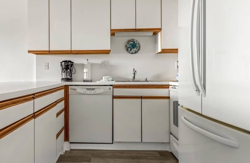 Nawiliwili Apartment | Walk to Kalapaki Beach – Onsite Pool, Tennis & Easy Access to Dining