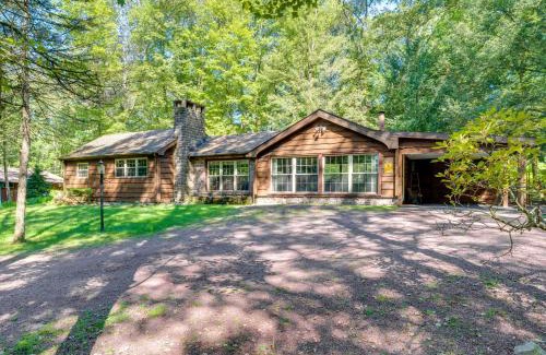 Lake Harmony House | Walk to Lake Harmony Home with Hot Tub and Fire Pit