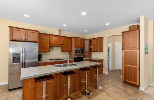 Holland House | Walk to Lake Michigan. Spacious 5-bedroom house near Tunnel Park and bike trails