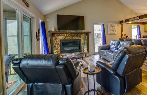 Osage Beach House | Walk to Lake Osage Beach Home with Grill!
