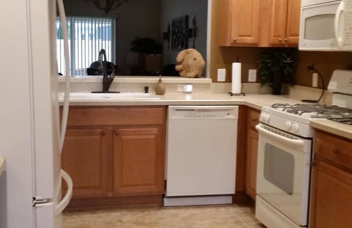 Virginia Trace House | Walk to Lake Sumter Landing! Golf cart included!