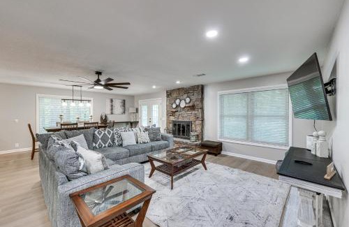 Hot Springs Village House | Walk to Lake DeSoto Hot Springs Village Retreat!