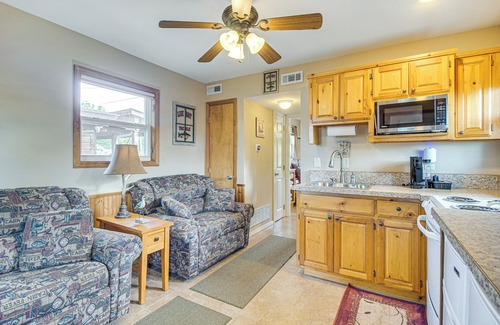 Grove Cabin | Walk to Launch: Lakefront Cabin w/Deck in Grove!