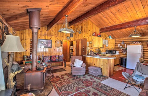 Lava Hot Springs Cabin | Walk to Lava Hot Springs Pools from Cozy Cabin!