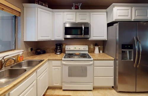 Angel Fire Condo | Walk to Lifts | Wooded Area | Rustic Interior | French Henry B2
