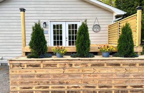 Hendersonville Apartment | Walk to Main Street HVL & Trail - Cozy Studio Retreat