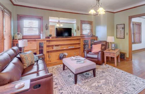 Roswell House | Walk to Main Street Charming Roswell Home!