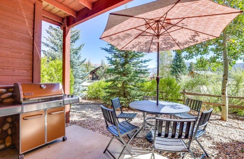 Grand Lake Apartment | Walk to Main Street Grand Lake Condo with Gas Grill