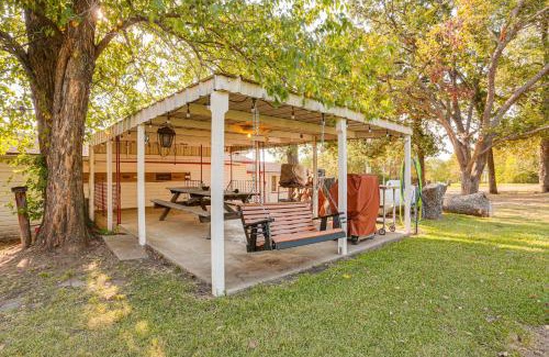 Kingston House | Walk to Marina Family Home with Yard in Kingston