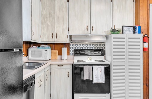 Starkville House | Walk to MSU | Historic | Smart TVs
