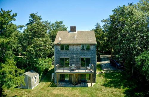 East Orleans House | Walk to Nauset Beach Updated and Cozy