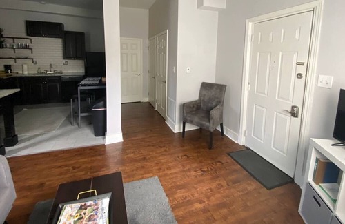 Germantown Apartment | Walk to NULU, Logan's Street Market and Germantown