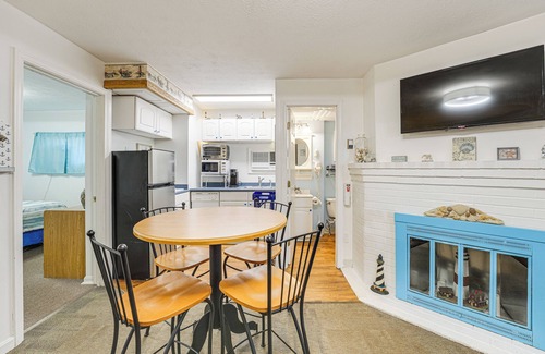 Old Orchard Beach Condo | Walk to Ocean & Pier: Prime OOB Condo!
