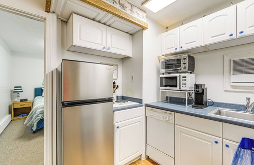 Old Orchard Beach Condo | Walk to Ocean & Pier: Prime OOB Condo!