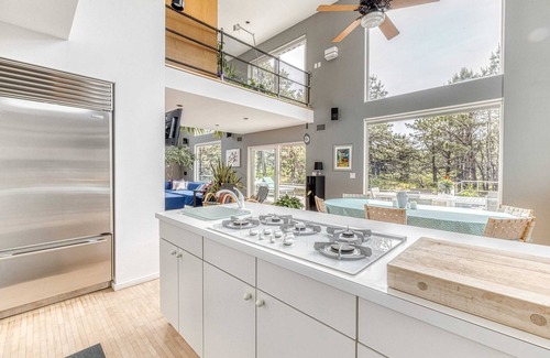 Amagansett House | Walk to Ocean Beach - Designer Home at the Dunes Nature Reserve