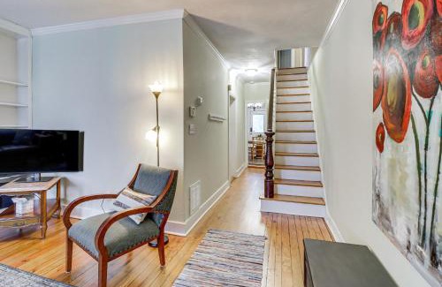 Old Town West House | Walk to Old Town Chic Alexandria Abode with Patio!
