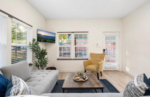 Cottonwood House | Walk to Old Town - Cozy Restored Cottage