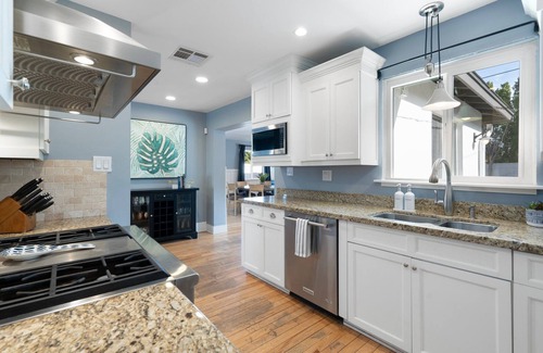 Southwest Village House | Walk to Old Town Scottsdale/Heated Pool/Outdoor Fireplace/Air Hockey