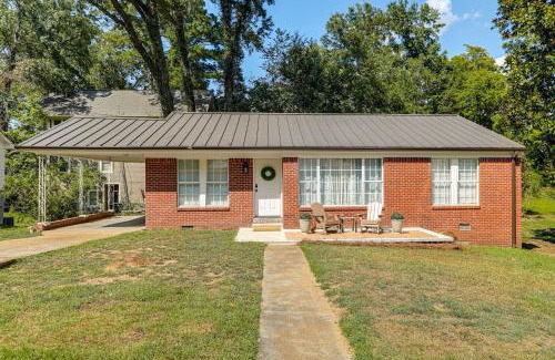 Oxford House | Walk to Ole Miss! Updated Home Near Oxford Square