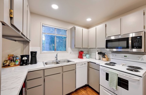 Northwest Olympia Apartment | Walk to Parks & Bay: Olympia Duplex w/Fenced Yard