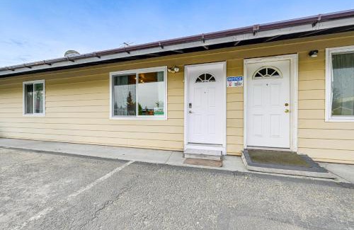 Soldotna Apartment | Walk to Parks Snug Soldotna Sanctuary!