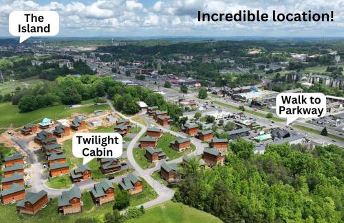 Pigeon Forge House | Walk To Parkway - Indoor Pool - Treehouse Loft PS5