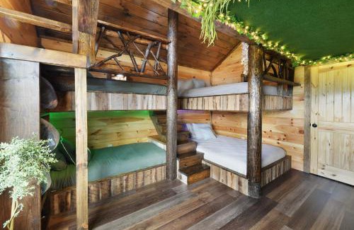 Pigeon Forge House | Walk To Parkway - Indoor Pool - Treehouse Loft PS5
