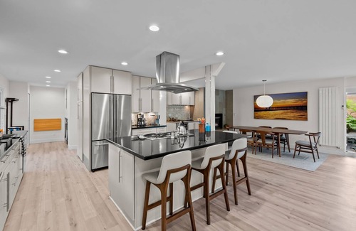 Flagstaff House | Walk to Pearl St | Hot Tub | Garden | Prime Location
