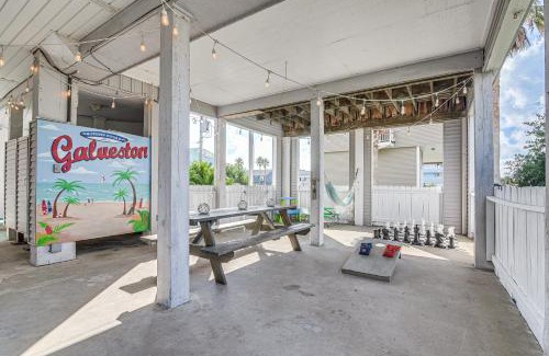 Pirates Beach House | Walk to Pirates Beach - Luxe Galveston Home