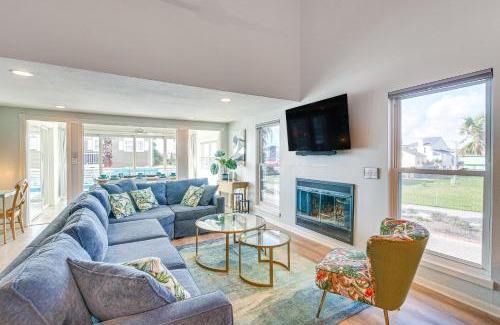 Pirates Beach House | Walk to Pirates Beach - Luxe Galveston Home