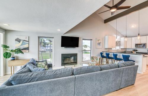 Pirates Beach House | Walk to Pirates Beach - Luxe Galveston Home