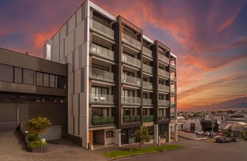 Grey Lynn Apartment | Walk To Ponsonby & K Road Bright Ponsonby Apt with Blackout Blinds for the Perfect Sleep