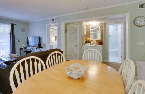 Folly Field Apartment | Walk to Pool and Beach Hilton Head Island Condo!