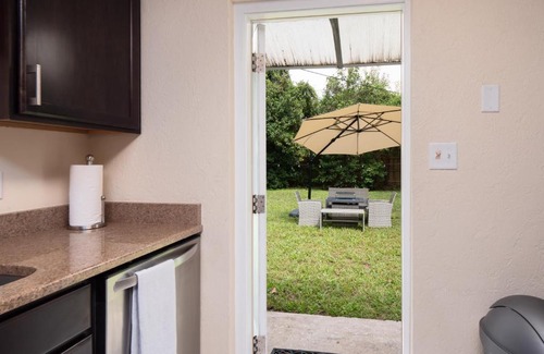 Gainesville House | Walk to pool, mins 2 University, Stadium, Hospital