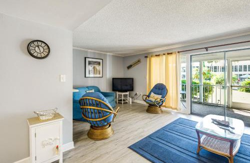 Welaka Apartment | Walk to Pool Riverfront Welaka Condo with Boat Ramp