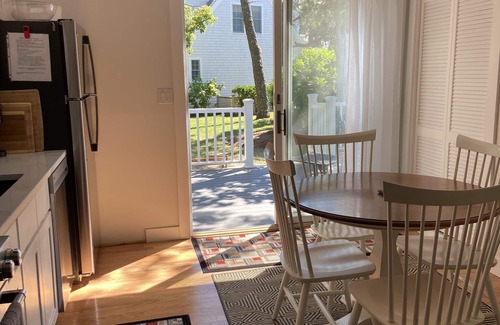 South Chatham Cottage | Walk to private beach, central air, wifi, 3 bedrooms.