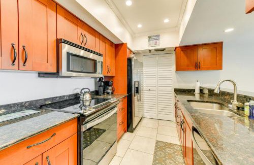 Redington Shores Apartment | Walk to Redington Beach Gulf-View Condo with Pool