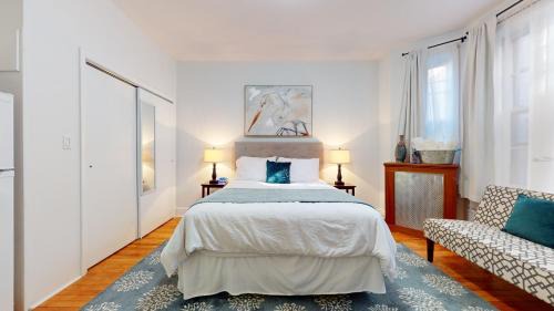 Longwood Apartment | Walk To Restaurants, Shopping, Near Bu And Hosp