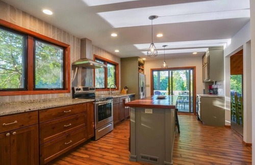 Plymouth House | Walk to Road America! Lake House on Private Peninsula